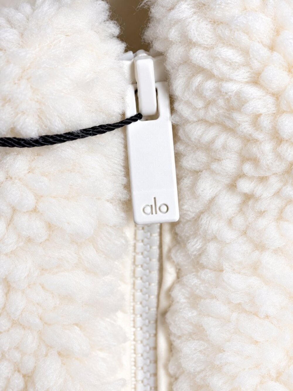 ALO Yoga Foxy Sherpa Jacket NWT Oversized Faux Fur S–L - Picture 8 of 10